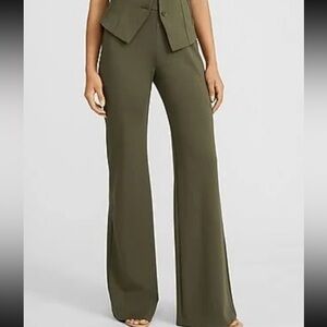 Express Women’s Editor/Columnist pull-on bootcut trouser